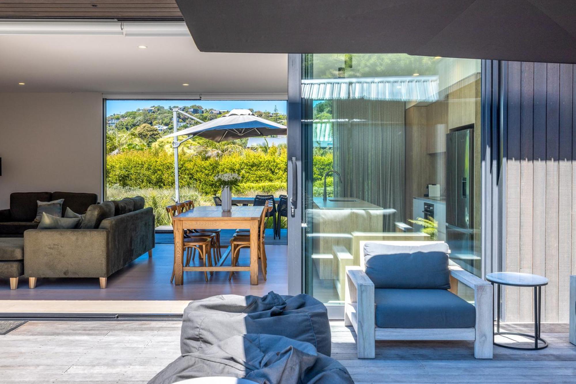 Wavesong Mahe Villa Onetangi Exterior photo